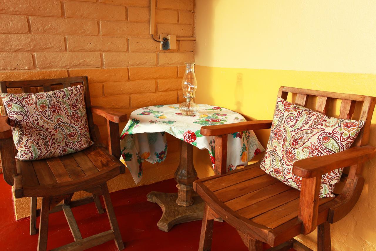 Brad'S Desert Inn Холбрук Экстерьер фото